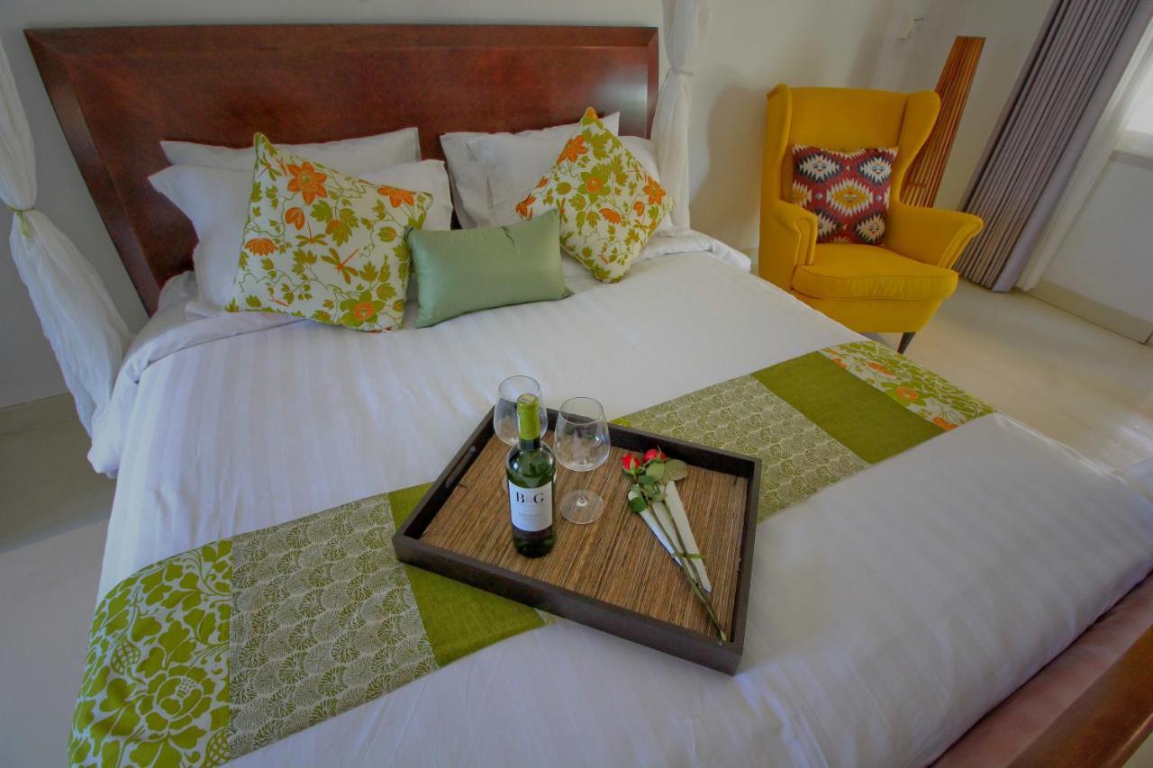 Uma Lima Villa Batu Belig - Close To The Beach Canggu Εξωτερικό φωτογραφία