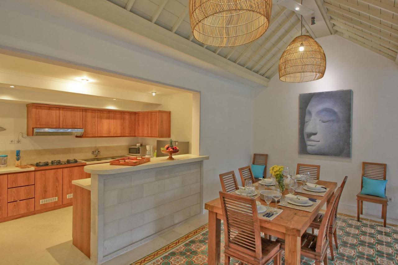 Uma Lima Villa Batu Belig - Close To The Beach Canggu Εξωτερικό φωτογραφία