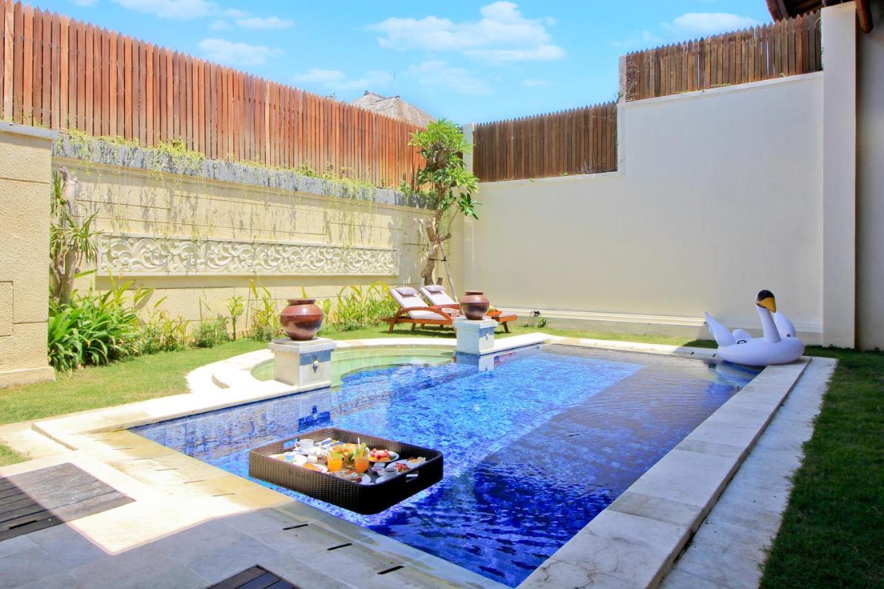 Uma Lima Villa Batu Belig - Close To The Beach Canggu Εξωτερικό φωτογραφία