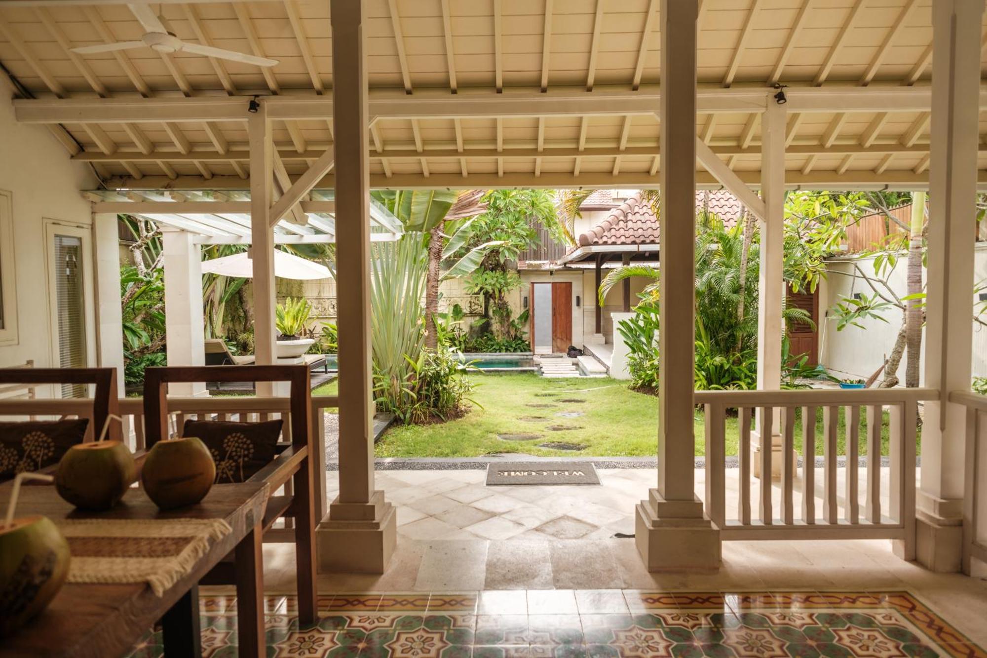 Uma Lima Villa Batu Belig - Close To The Beach Canggu Εξωτερικό φωτογραφία