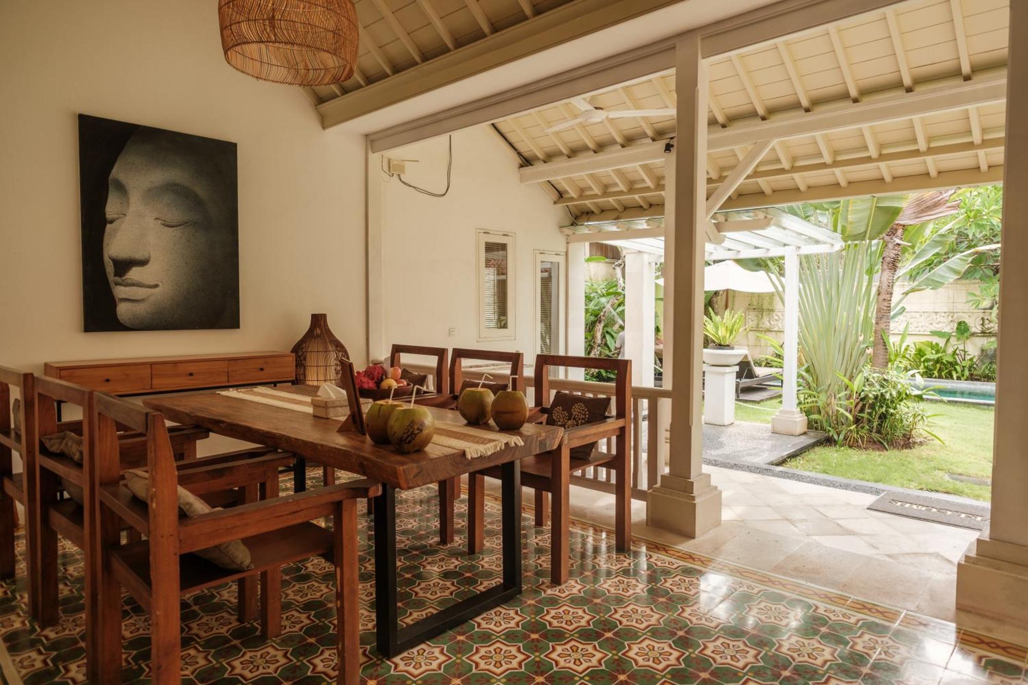 Uma Lima Villa Batu Belig - Close To The Beach Canggu Εξωτερικό φωτογραφία