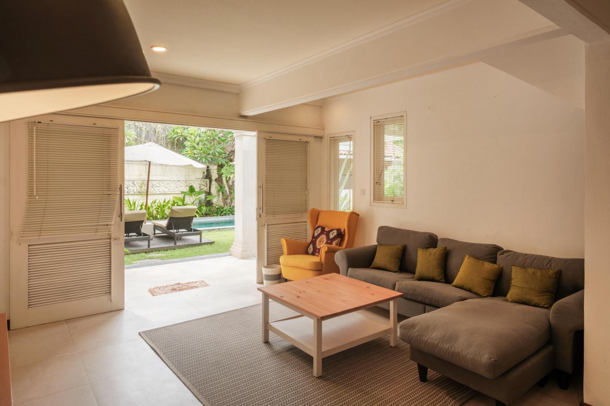 Uma Lima Villa Batu Belig - Close To The Beach Canggu Εξωτερικό φωτογραφία