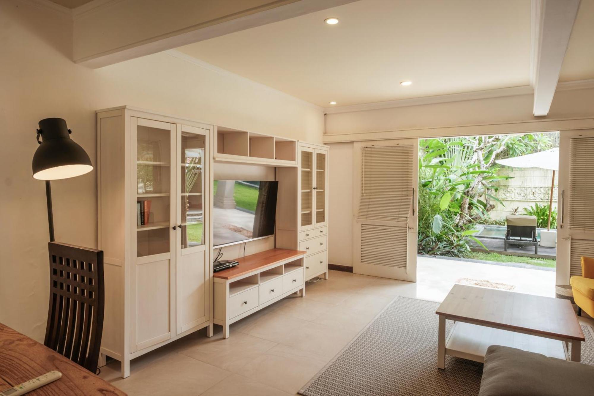 Uma Lima Villa Batu Belig - Close To The Beach Canggu Εξωτερικό φωτογραφία