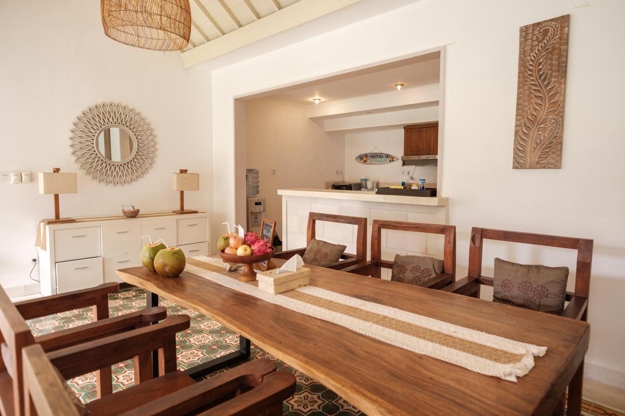 Uma Lima Villa Batu Belig - Close To The Beach Canggu Εξωτερικό φωτογραφία