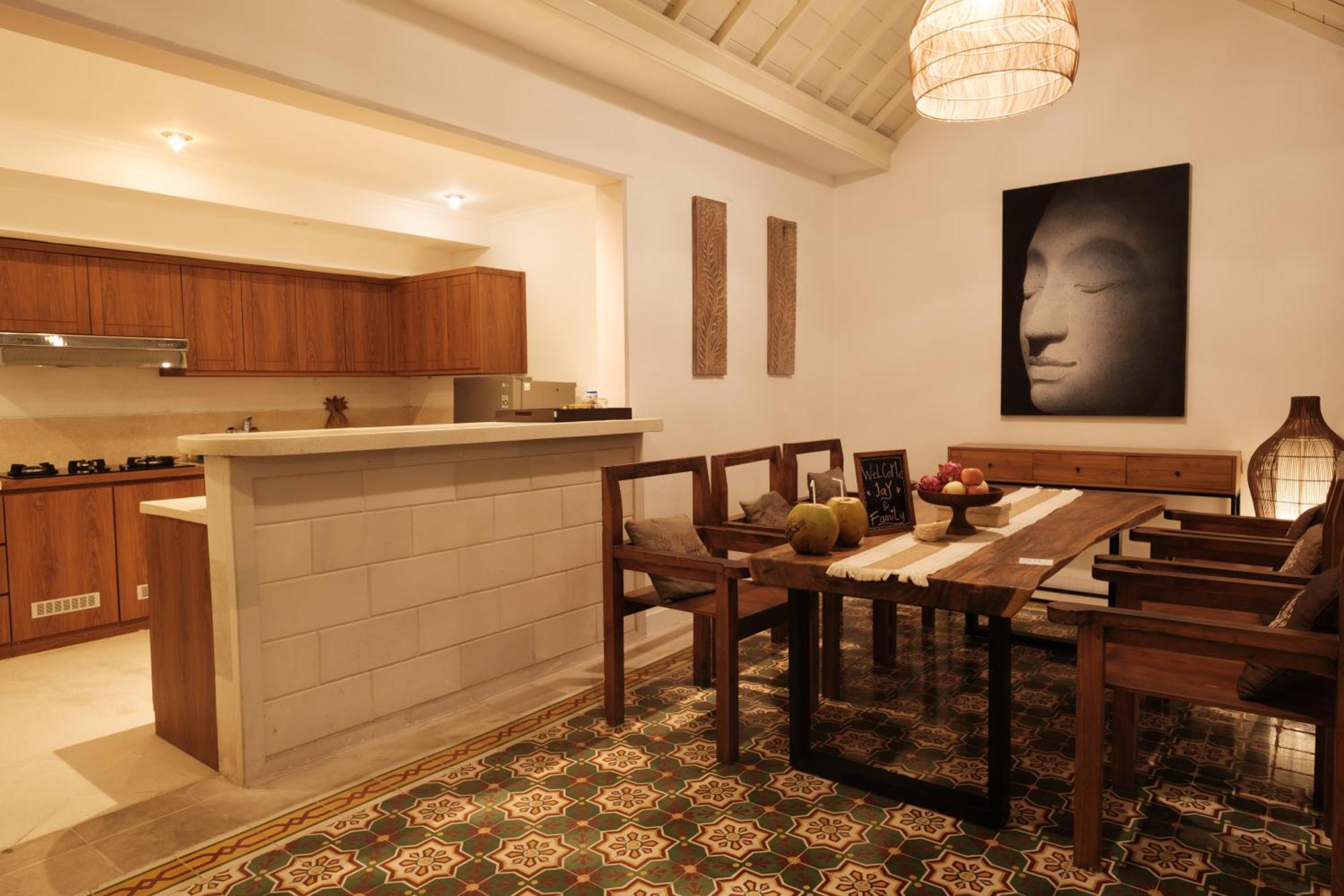 Uma Lima Villa Batu Belig - Close To The Beach Canggu Εξωτερικό φωτογραφία