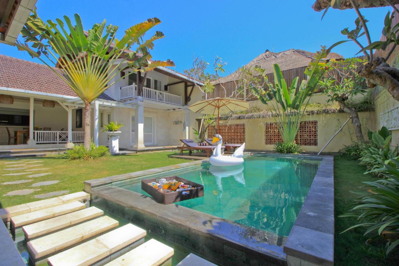 Uma Lima Villa Batu Belig - Close To The Beach Canggu Εξωτερικό φωτογραφία