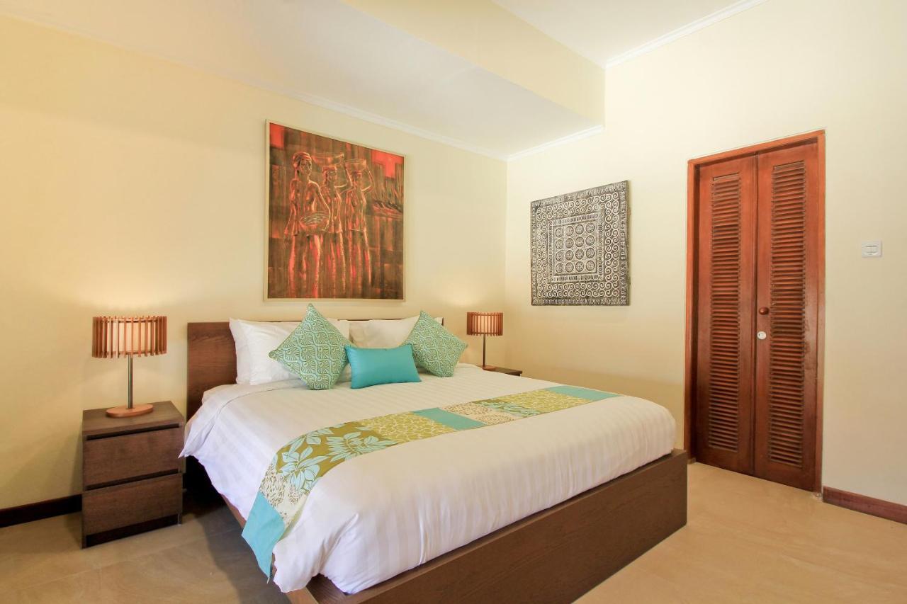 Uma Lima Villa Batu Belig - Close To The Beach Canggu Εξωτερικό φωτογραφία