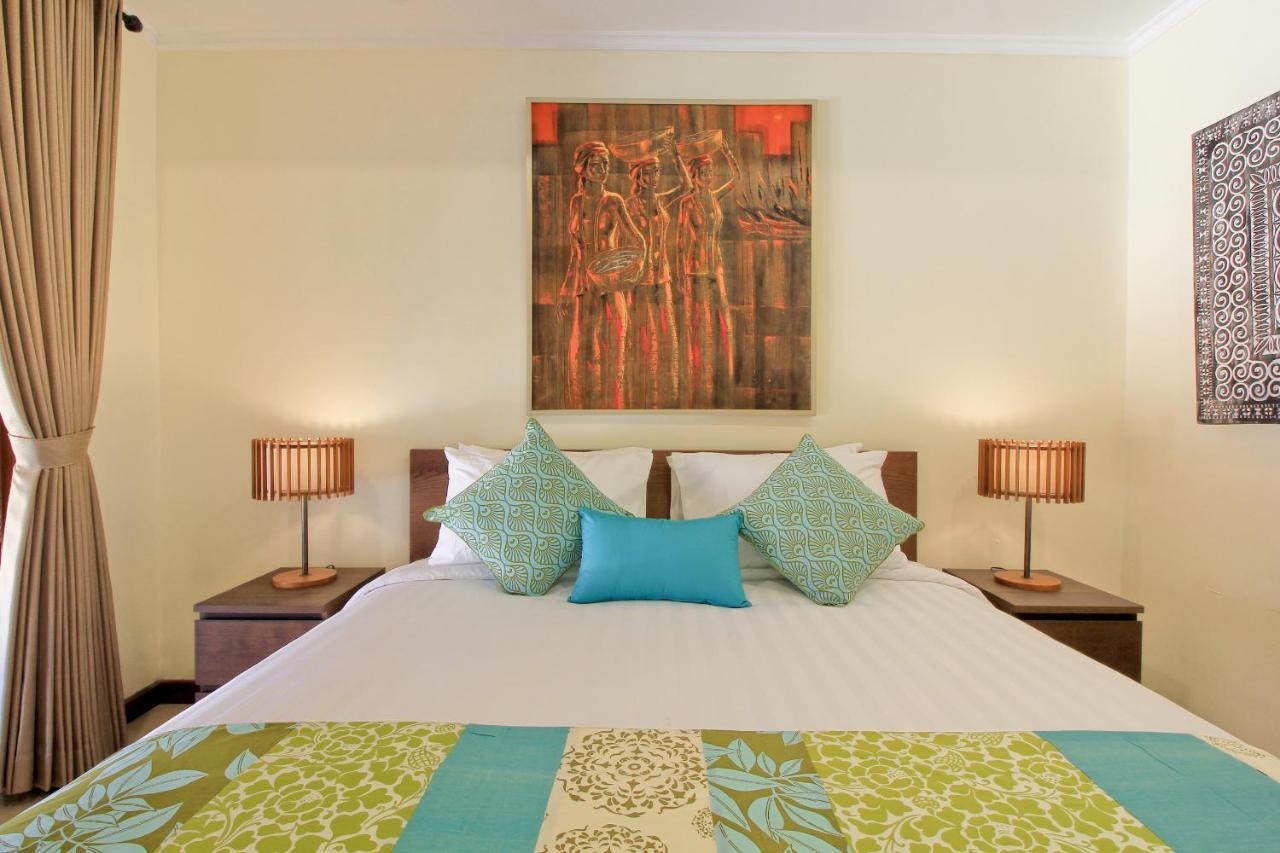 Uma Lima Villa Batu Belig - Close To The Beach Canggu Εξωτερικό φωτογραφία