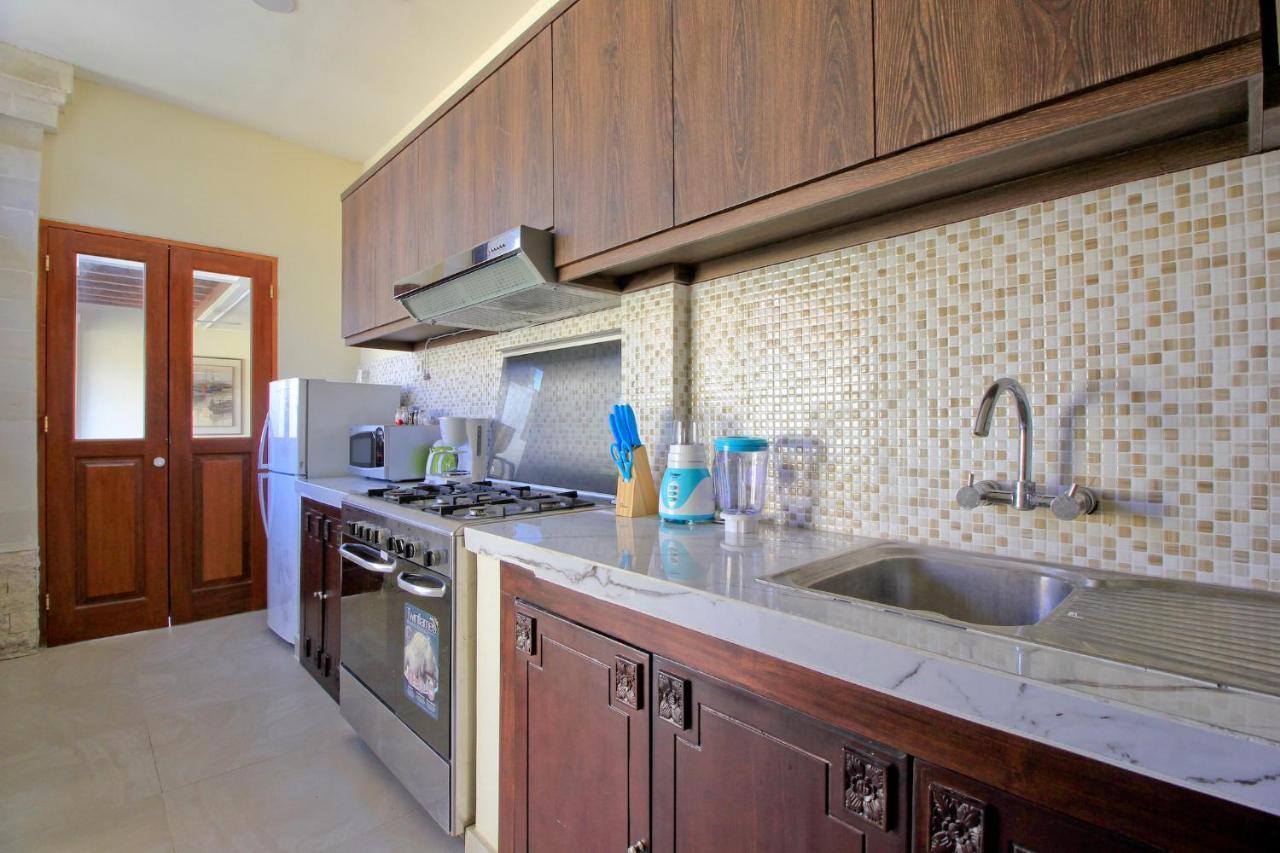 Uma Lima Villa Batu Belig - Close To The Beach Canggu Εξωτερικό φωτογραφία