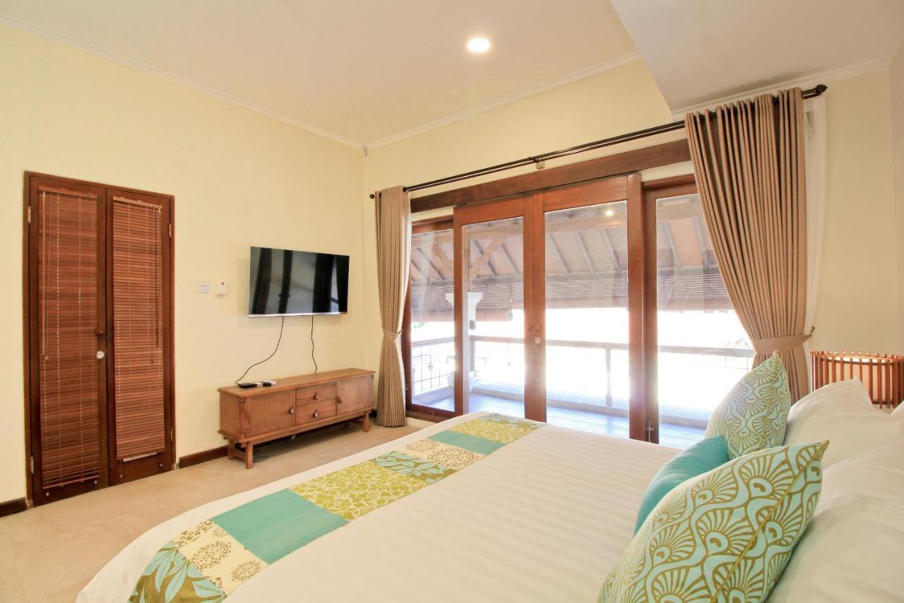 Uma Lima Villa Batu Belig - Close To The Beach Canggu Εξωτερικό φωτογραφία